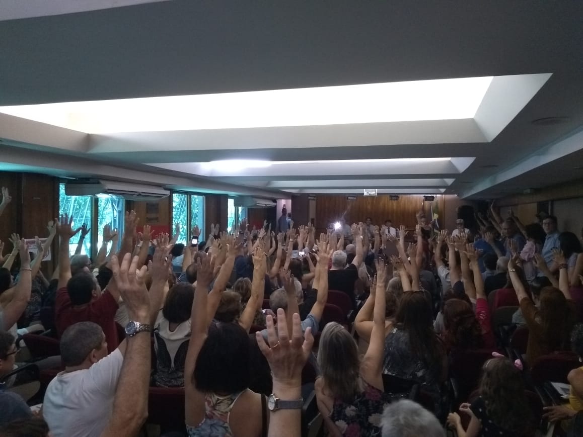 ESTÁCIO: professores/as exigem homologações no Sinpro-Rio